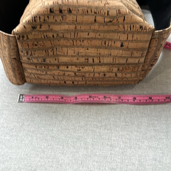 Cork bucket bag and backpack - Picture 5 of 6